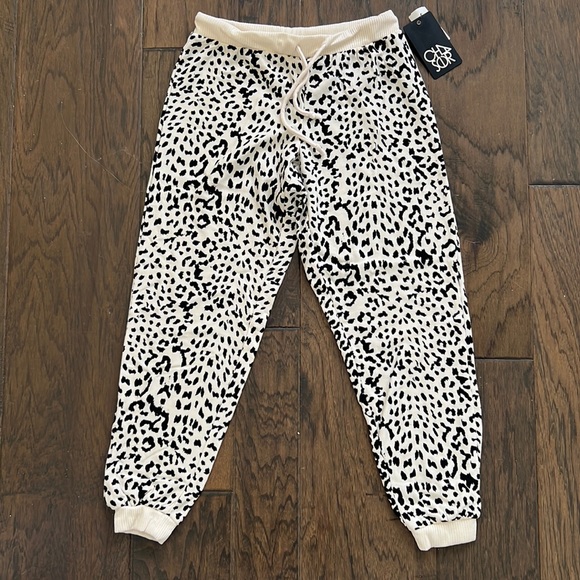 Chaser Pants - NWT Chaser Brand Womens Leopard Jogger Pants Size M